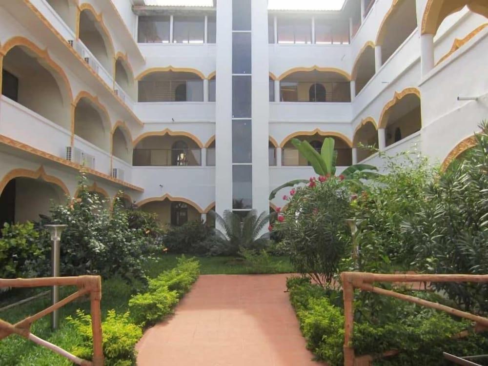 มันดารี วิลลา Hotel มาเทมวu ภายนอก รูปภาพ