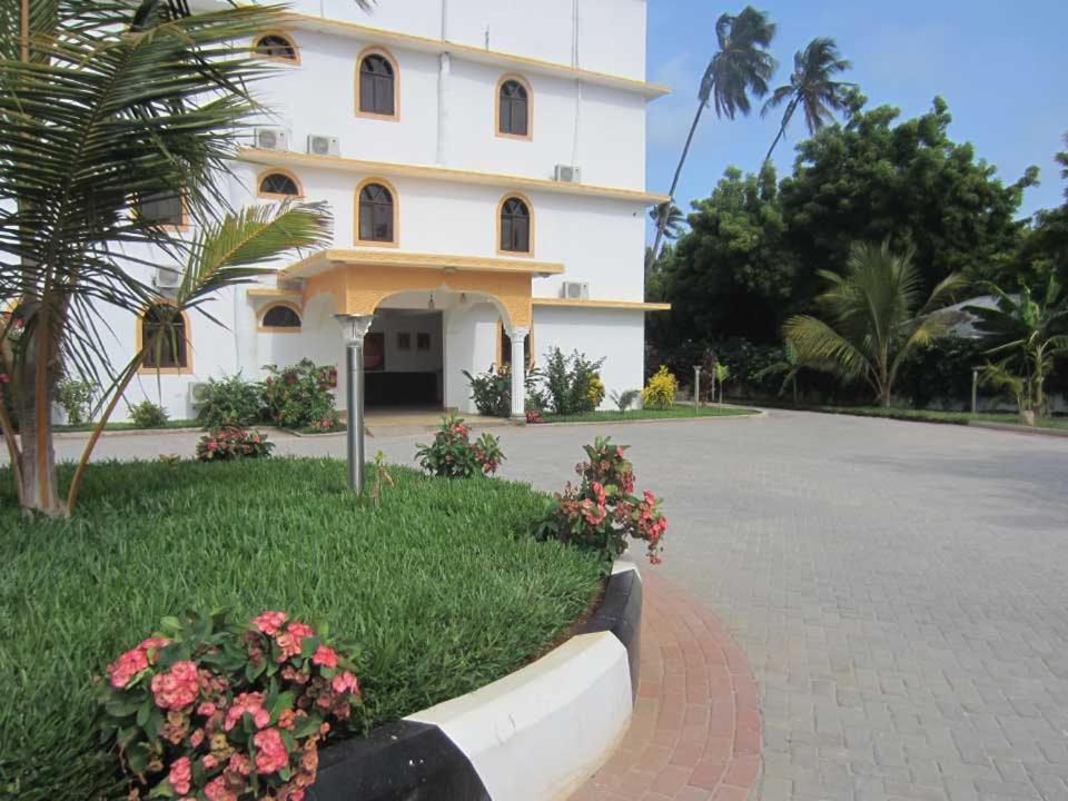 มันดารี วิลลา Hotel มาเทมวu ภายนอก รูปภาพ
